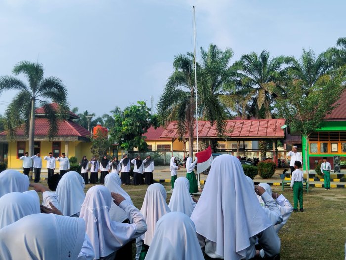 Amanat Pagi Bapak Rusdi Harpenas, S.Pd.I Tegaskan Pentingnya Mengoptimalkan Waktu