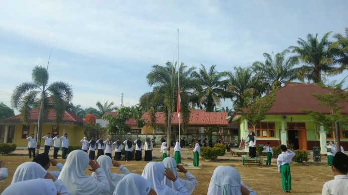 MIN 3 Tebo Gelar Upacara Bendera Peringatan Hari Pahlawan MIN 3 Tebo Gelar Upacara Bendera Peringatan Hari Pahlawan