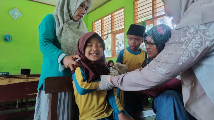Puskesmas Rimbo Ilir Gelar Suntik BIAS Tahap 2 di MIN 3 Tebo