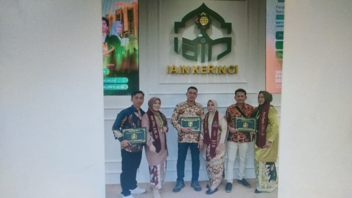 Dua guru MIN 3 TEBO dikukuhkan  sebagai guru profesional di lembaga pendidikan tinggi berbeda