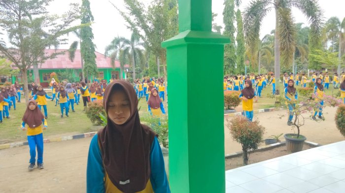 Usai Bersih-Bersih, Siswa-Siswi Min 3 Tebo Semangat Laksanakan Senam Bersama Usai Bersih-Bersih, Siswa-Siswi Min 3 Tebo Semangat Laksanakan Senam Bersama