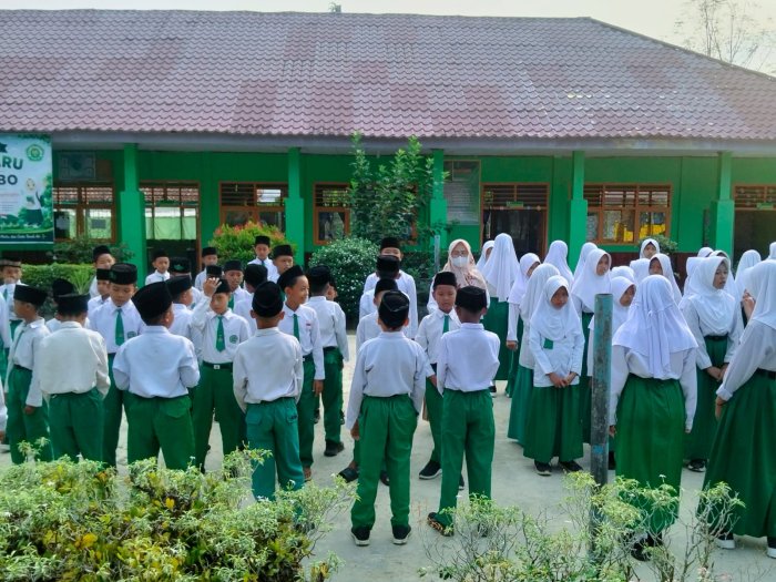 Lembaran Pagi yang Indah: Mengulang Bacaan Sholat dan Surat Pendek