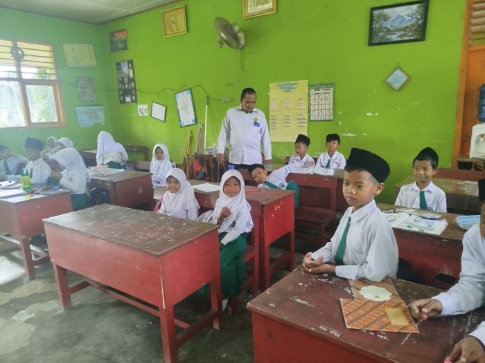 Penerapan Metode Diskusi Pada Materi Berteman Dalam Keragaman Pada Kelas 2 B MIN 3 Tebo Penerapan Metode Diskusi Pada Materi Berteman Dalam Keragaman Pada Kelas 2 B MIN 3 Tebo