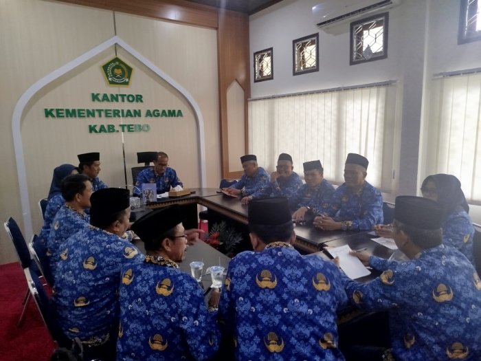 Kepala Kantor Kemenag Kabupaten Tebo Gelar Rapat Bersama Kepala Madrasah Kepala Kantor Kemenag Kabupaten Tebo Gelar Rapat Bersama Kepala Madrasah