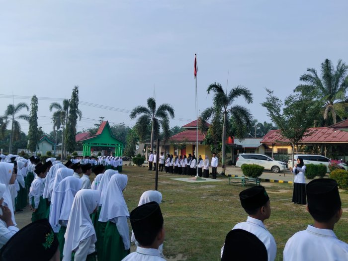 Upacara Pembukaan Masa Taaruf Murid Madrasah Berlangsung Khidmat Upacara Pembukaan Masa Taaruf Murid Madrasah Berlangsung Khidmat