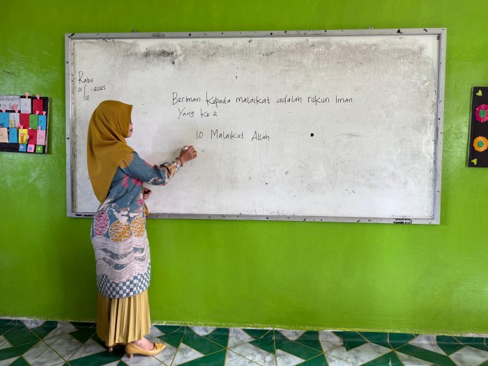 MIN 3 Tebo Memberikan Pemahaman 10 Malaikat Allah Melalui Mata Pelajaran Akidah Akhlak