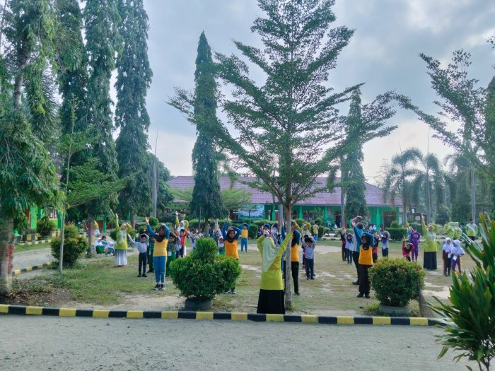 Hari Ketiga Masa Taaruf: Murid Baru MIN 3 Tebo Belajar Gotong Royong dan Cegah Perundungan Hari Ketiga Masa Taaruf: Murid Baru MIN 3 Tebo Belajar Gotong Royong dan Cegah Perundungan
