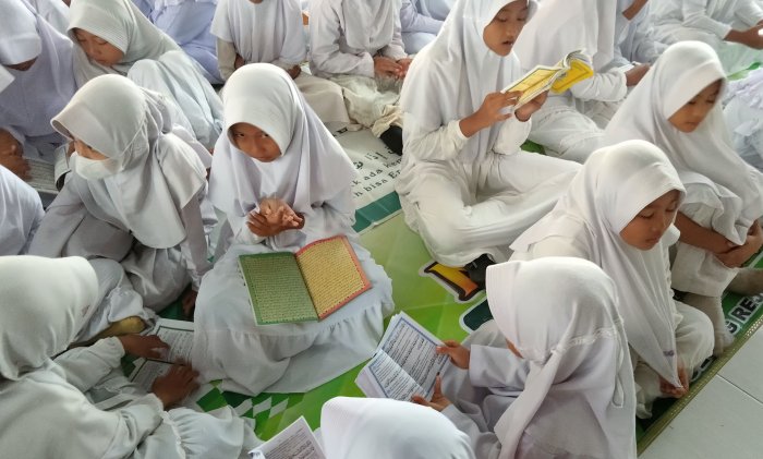 Min 3 Tebo Gelar Pembiaasaan Jumat Pagi Ramadhan Dengan Membaca Surat Yasin