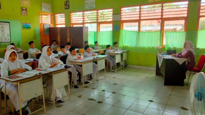 Terapkan Baca Surat Pendek Bersama Sebelum KBM Terapkan Baca Surat Pendek Bersama Sebelum KBM