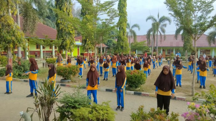 MIN 3 Tebo Laksanakan Senam Pagi Rutin Sebagai Langkah Menuju Madrasah Sehat