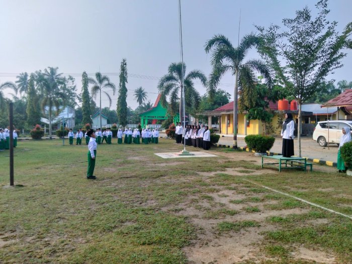 Bendera Merah Putih Berkibar Gagah, Tanamkan Rasa Bangga dan Hargai Pengorbanan Pahlawan Bendera Merah Putih Berkibar Gagah, Tanamkan Rasa Bangga dan Hargai Pengorbanan Pahlawan