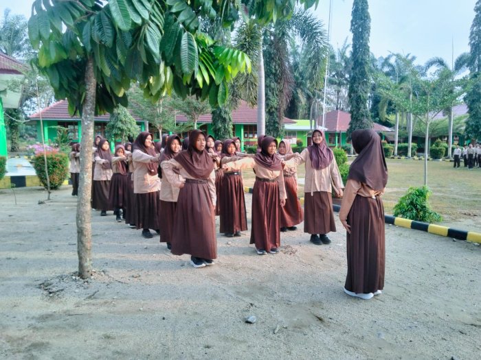 Latihan Keterampilan Baris Berbaris, Wadah Emas Pembentukan Karakter Siswa MIN 3 Tebo