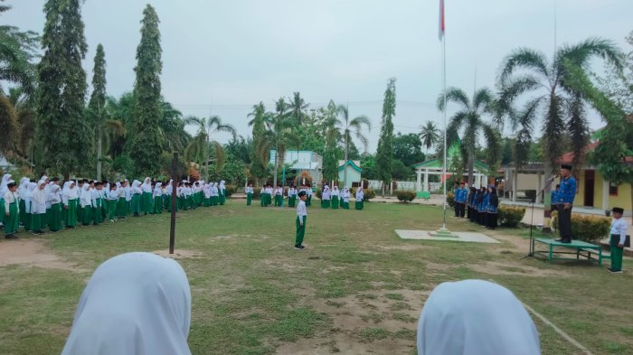 MIN 3 Tebo Gelar Upacara Bendera Peringati Hari Sumpah Pemuda yang ke 97 Tahun